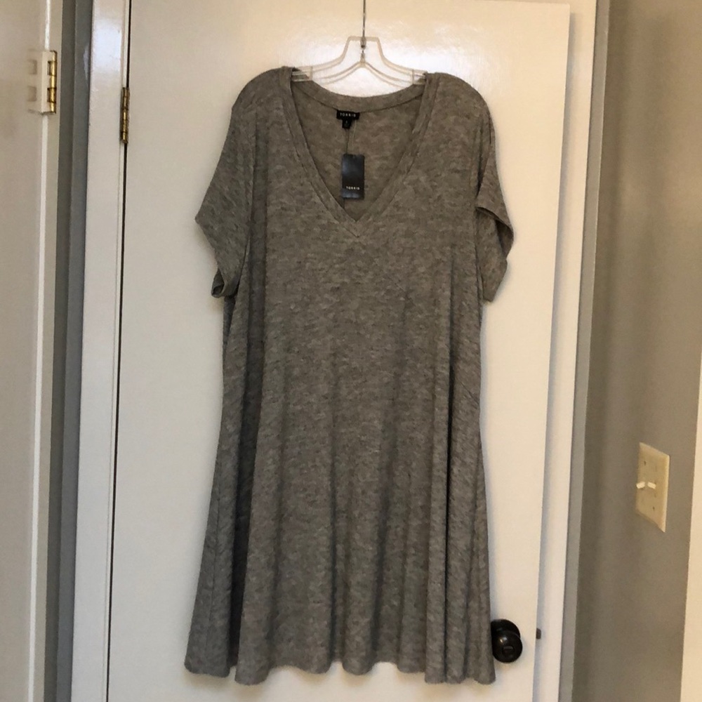 NWT Vneck Cascading Short Sleeve Hacci Trapeze 👗